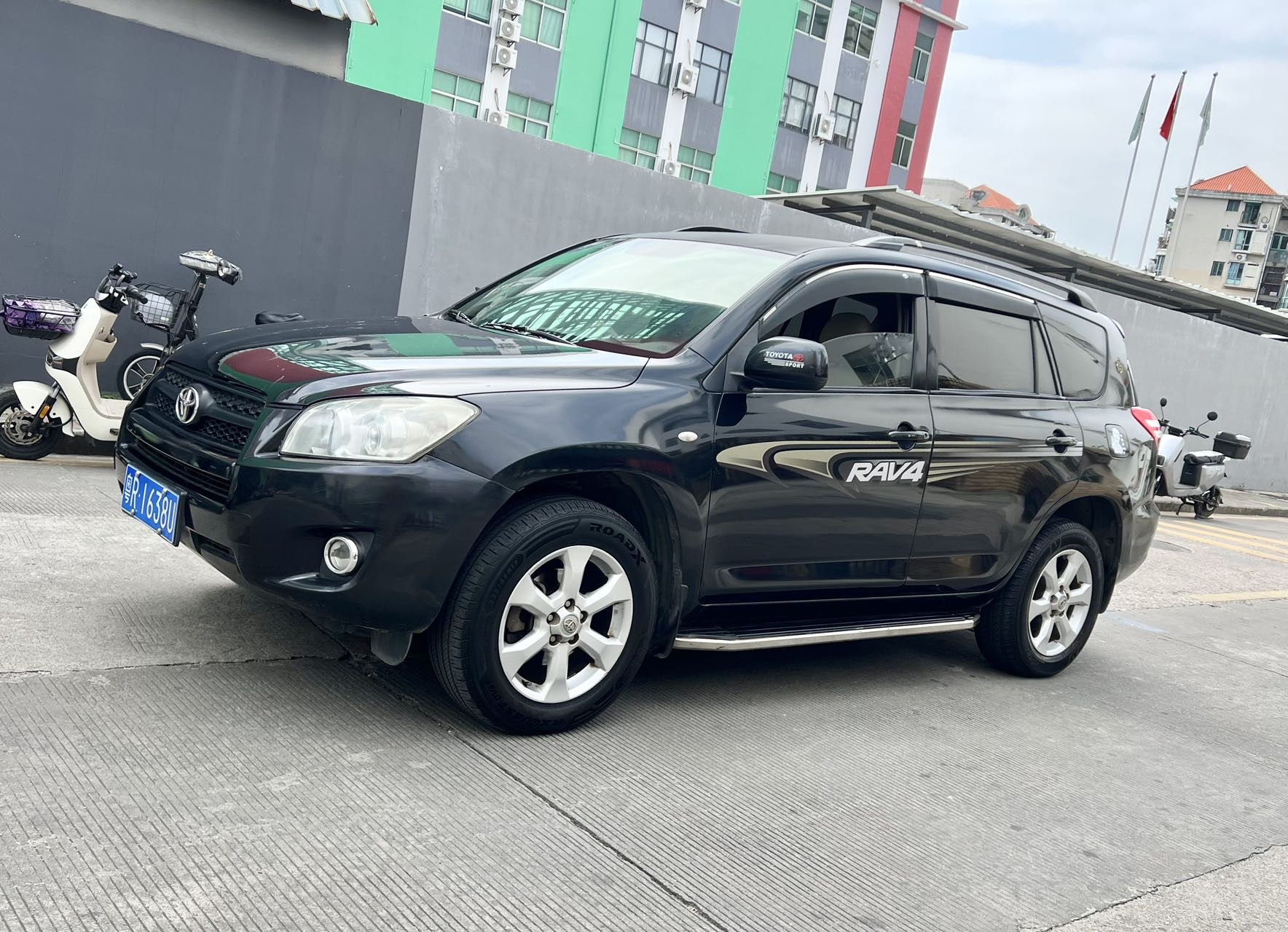 丰田 RAV4荣放 2011款 2.0L 自动豪华版