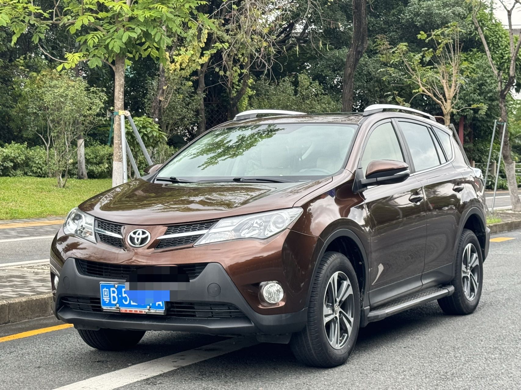 丰田 RAV4荣放 2015款 2.0L CVT两驱风尚版