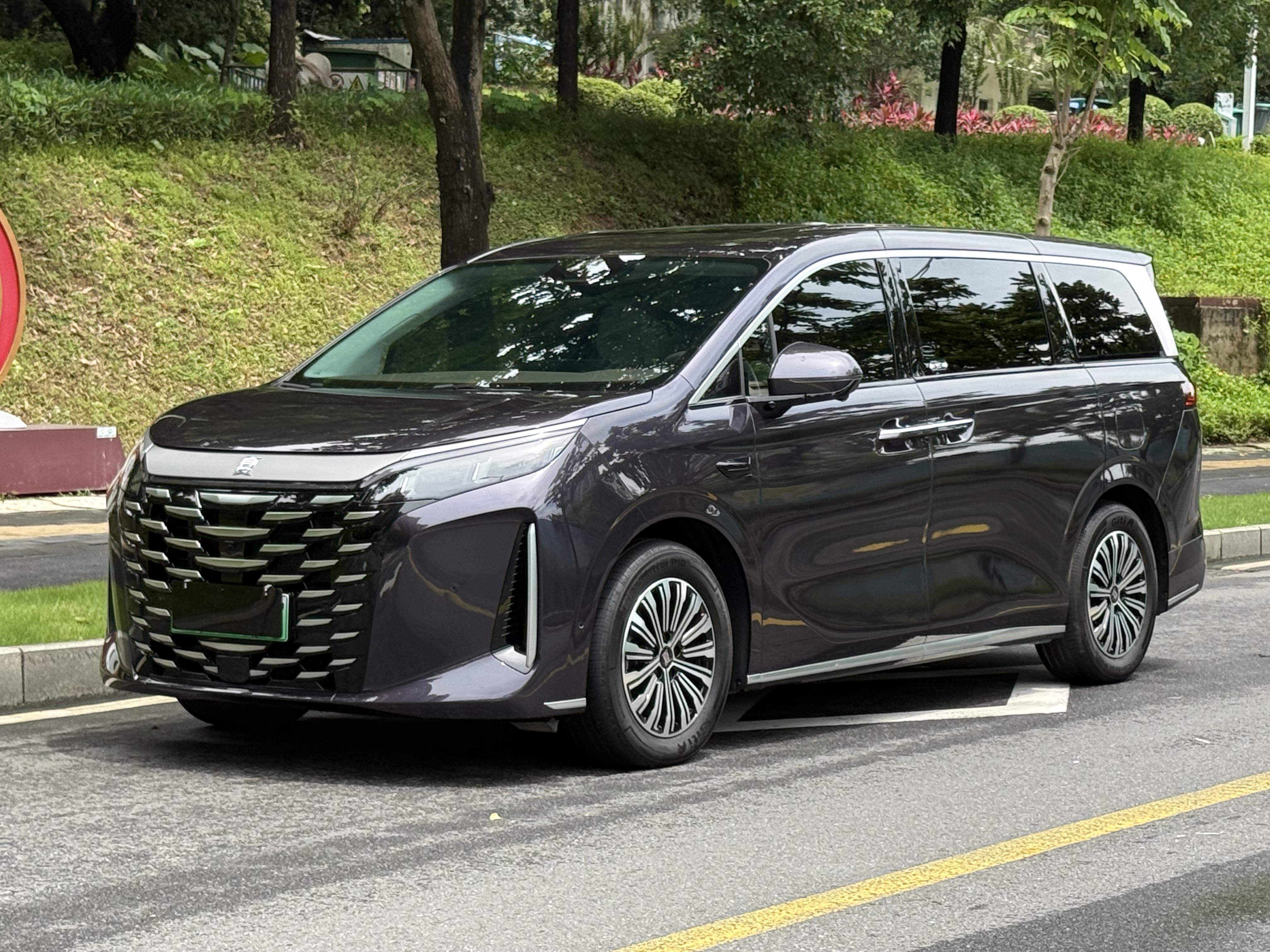 比亚迪 夏 2025款 DM-i 1.5T 100km 超越型
