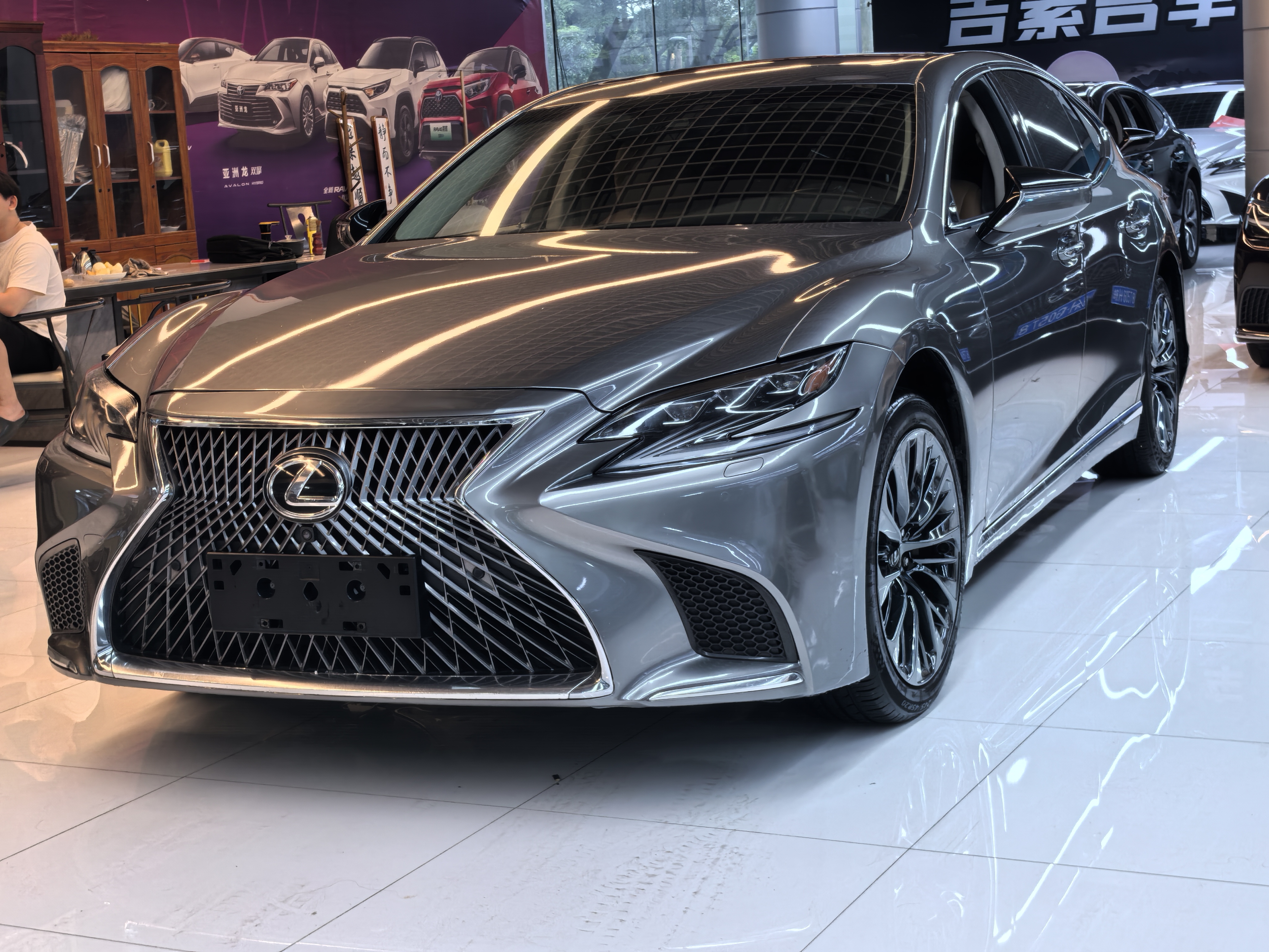 雷克萨斯LS 2018款 350 卓越版 国V