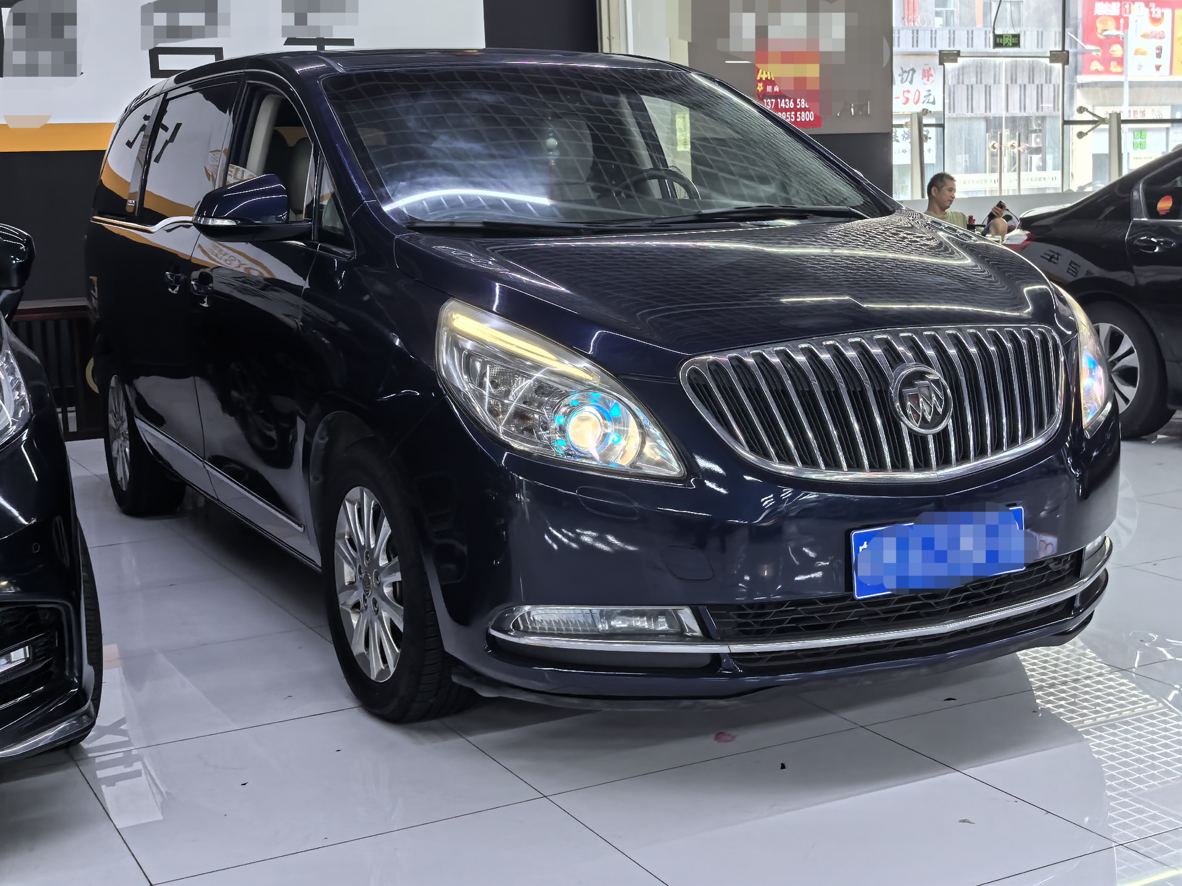 别克GL8 2013款 2.4L CT豪华商务舒适版