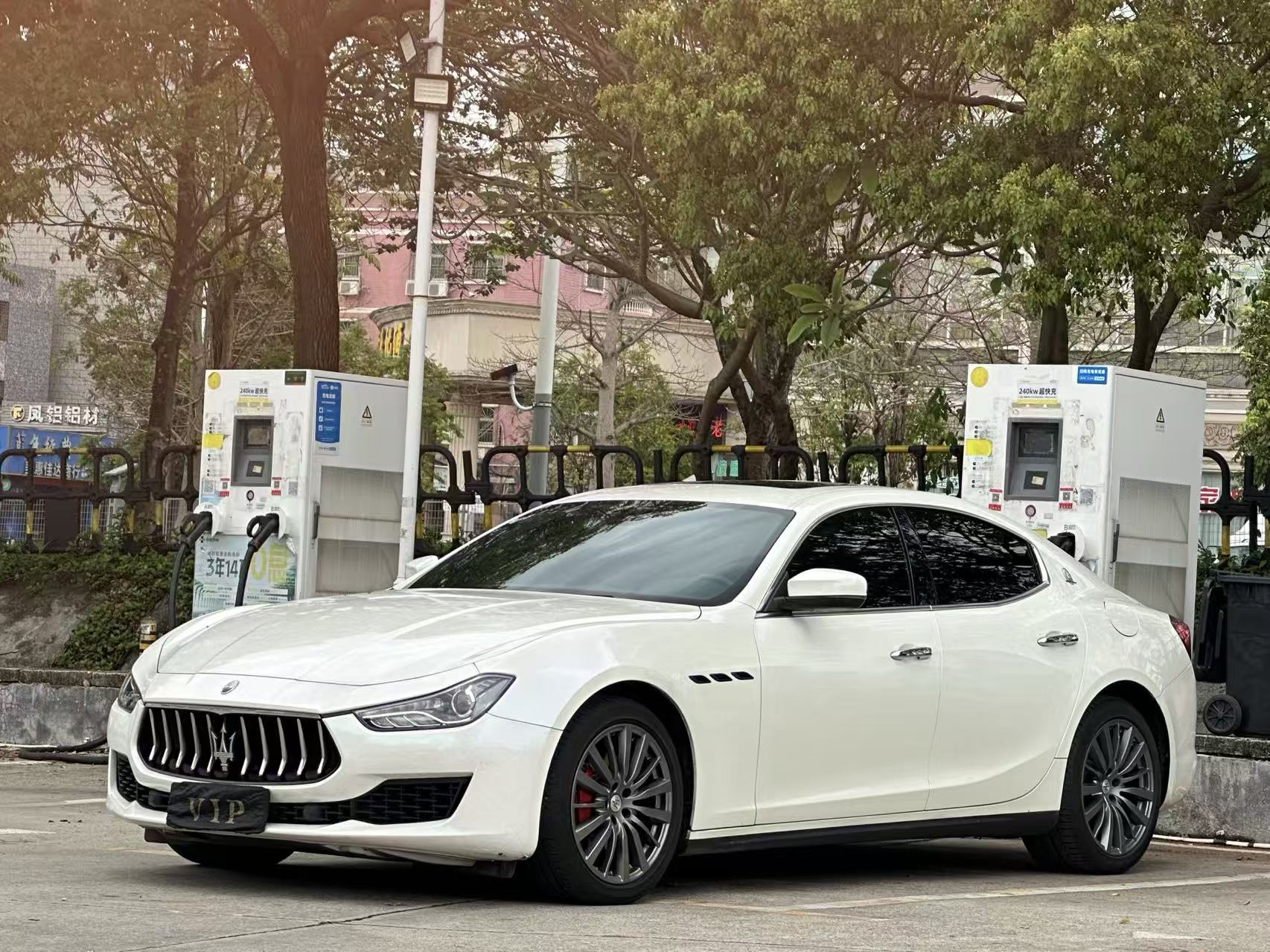 玛莎拉蒂 Ghibli 2021款 Hybrid 2.0T Fenice限量版