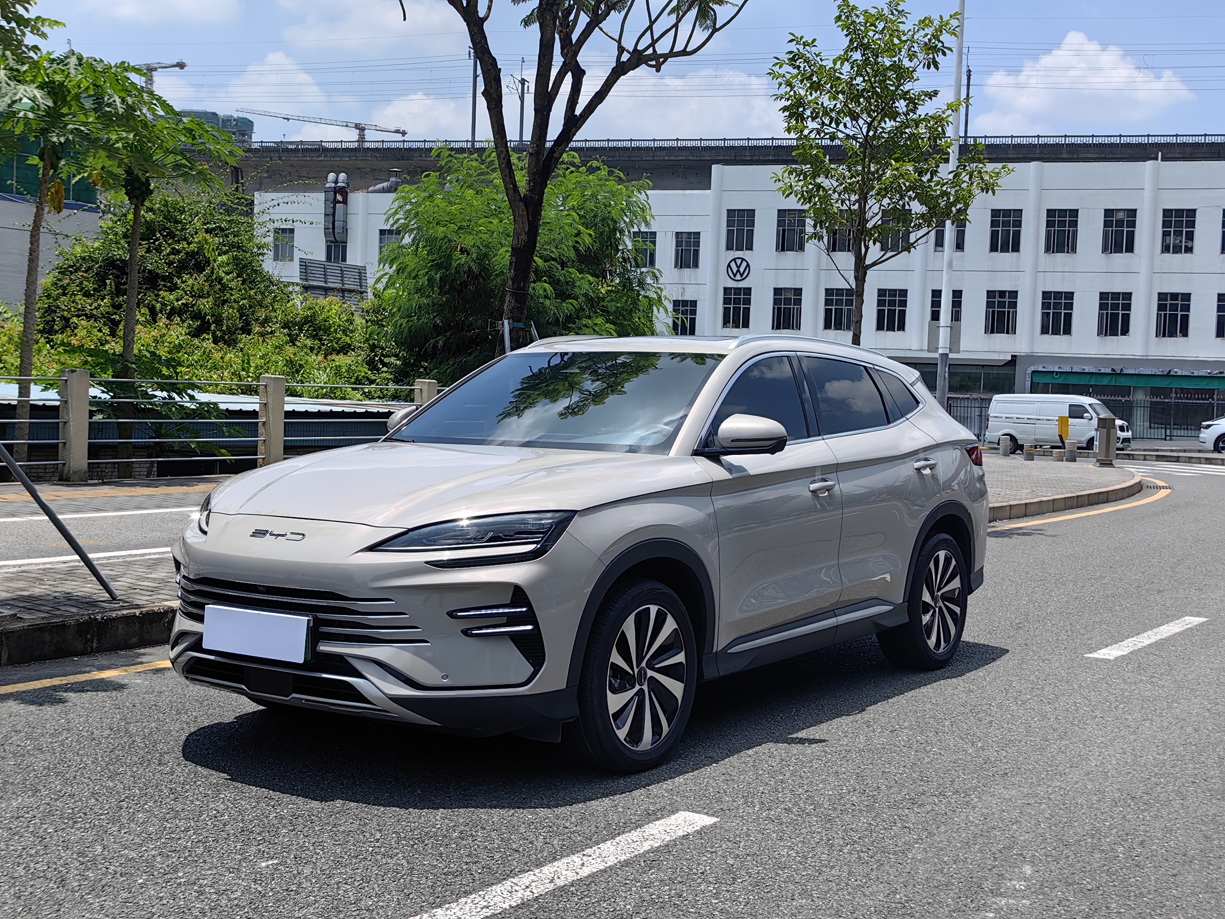 比亚迪 宋PLUS新能源 2023款 冠军版 DM-i 110KM 旗舰PLUS